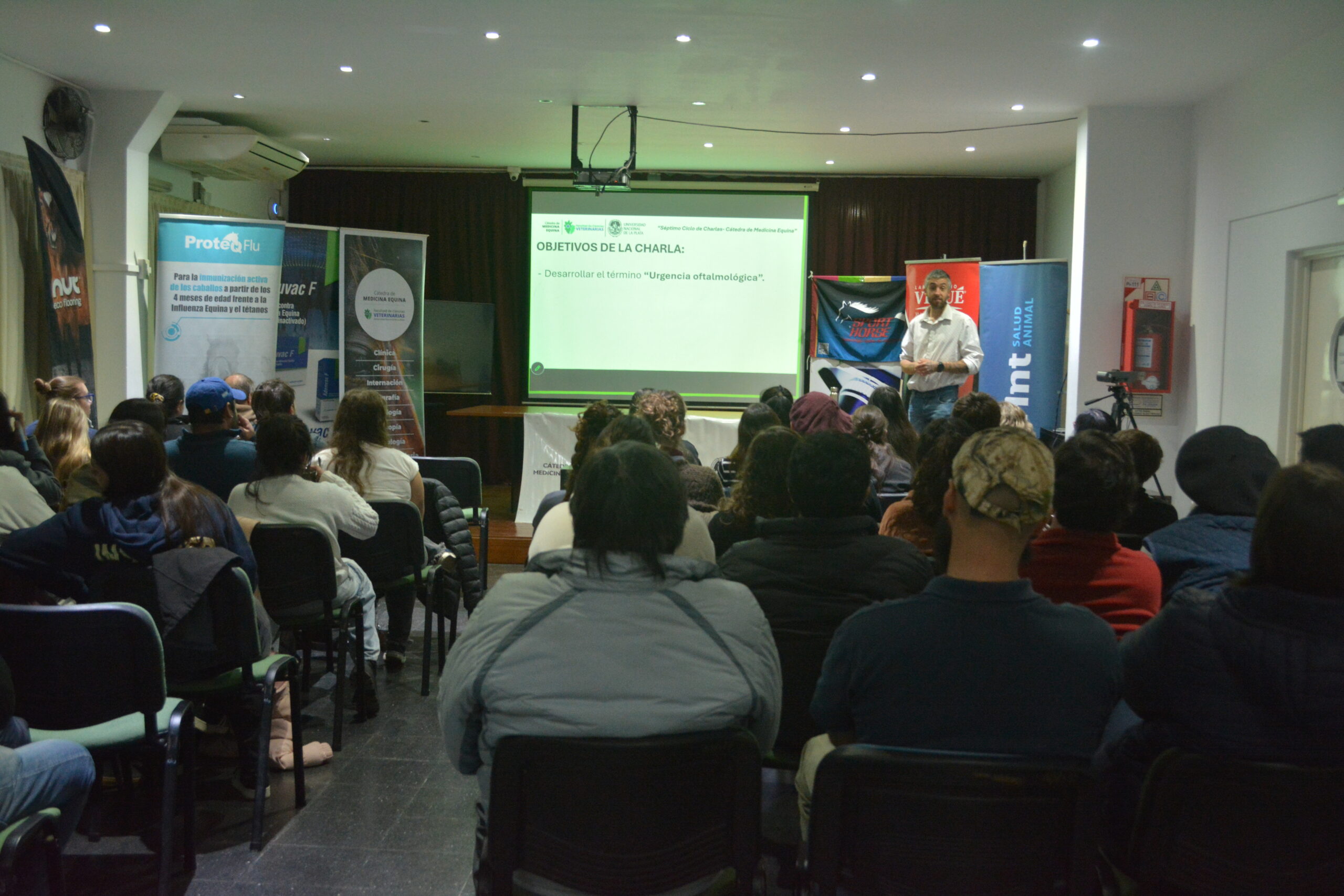 SE REALIZÓ LA CHARLA DE URGENCIA OCULARES EN EL EQUINO