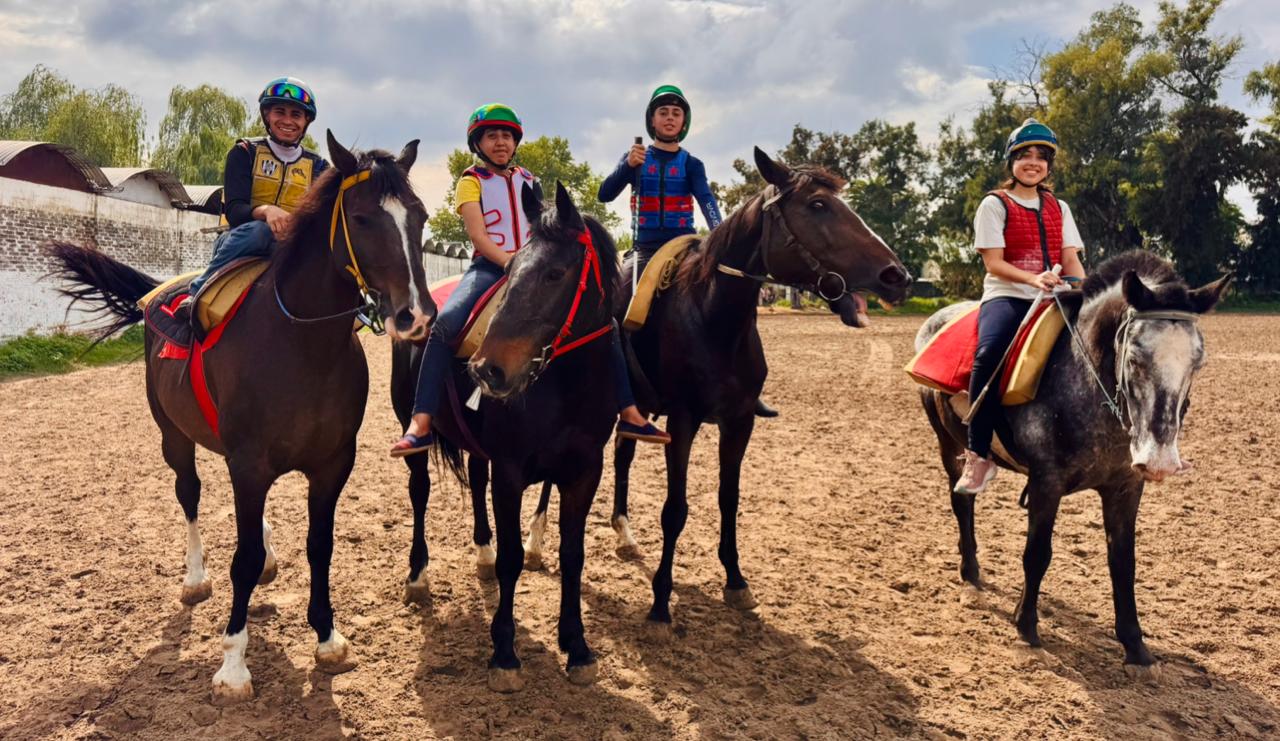 COMENZÓ EL CUARTO CICLO DE LA ACTIVIDAD FORMAL DE EXTENSIÓN DESTINADA A LA ESCUELA DE JOCKEY APRENDIZ DEL HIPÓDROMO DE LA PLATA