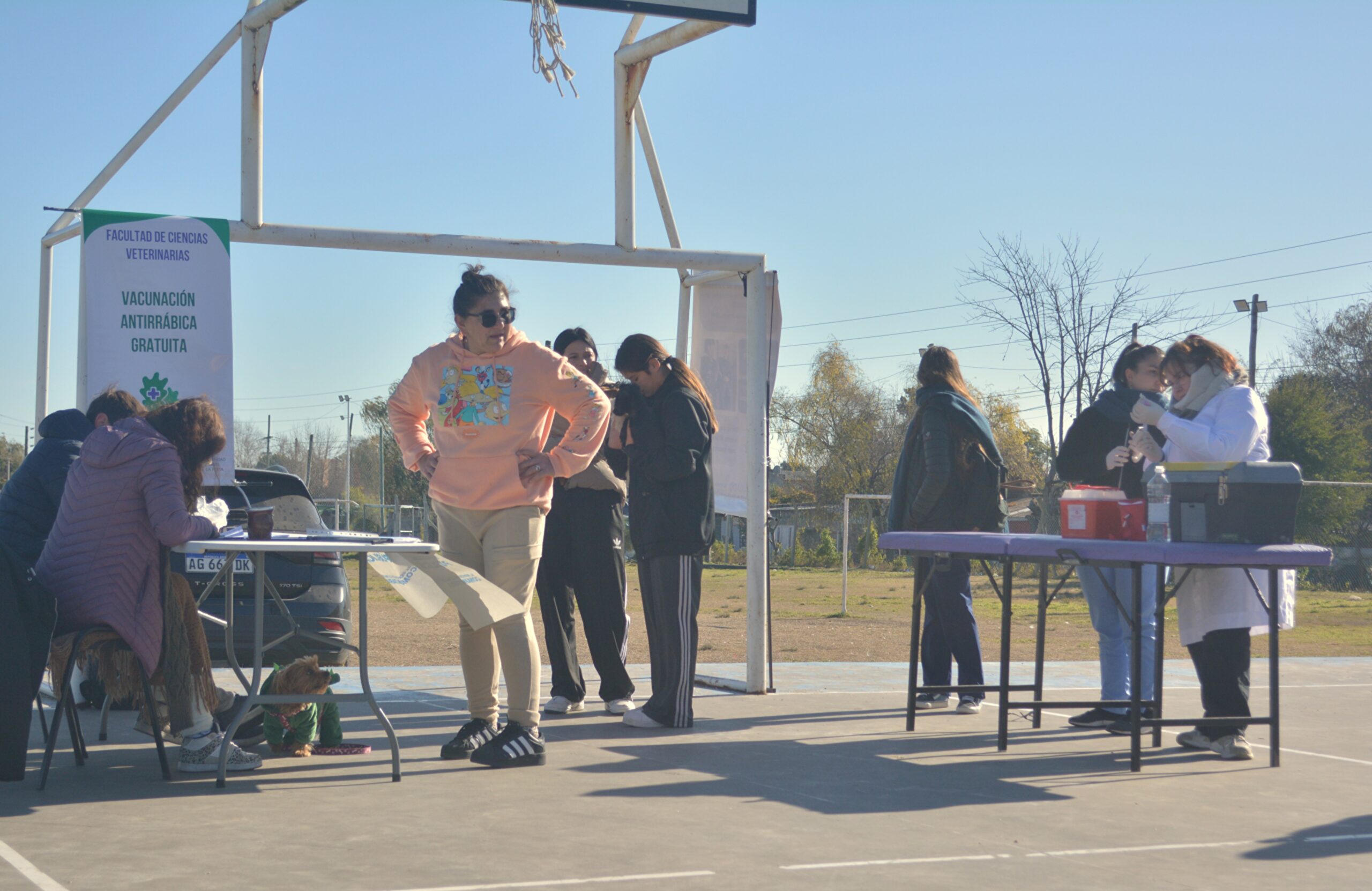 LA FACULTAD PARTICIPÓ DE UNA JORNADA DE PREVENCIÓN Y PROMOCIÓN DE LA SALUD EN VILLA ELVIRA