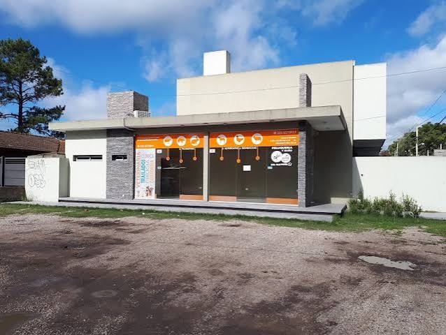 CLÍNICA VETERINARIA LAS FLORES CAMBA