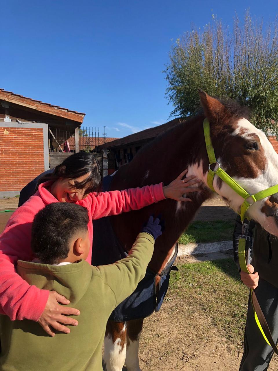 EDUCACIÓN ASISTIDA CON CABALLOS (EAC) PARA GRUPOS ARTICULADOS CON SUBSECRETARIA DESARROLLO SOCIAL DE LA MUNICIPALIDAD DE LA PLATA